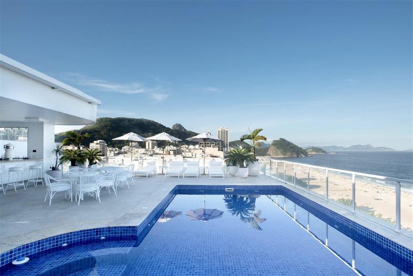 Cobertura Triplex à Venda em Copacabana com 890 m² e 5 Suítes