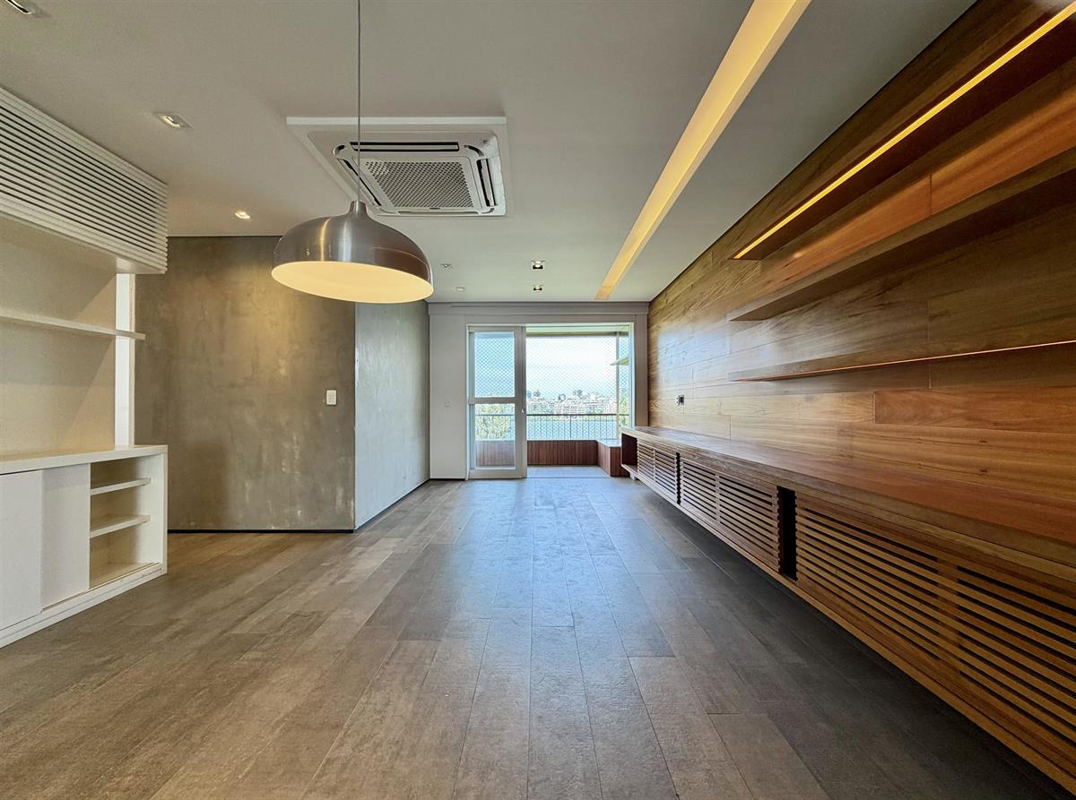 Apartamento à Venda na Lagoa com 2 Quartos e 1 Vaga